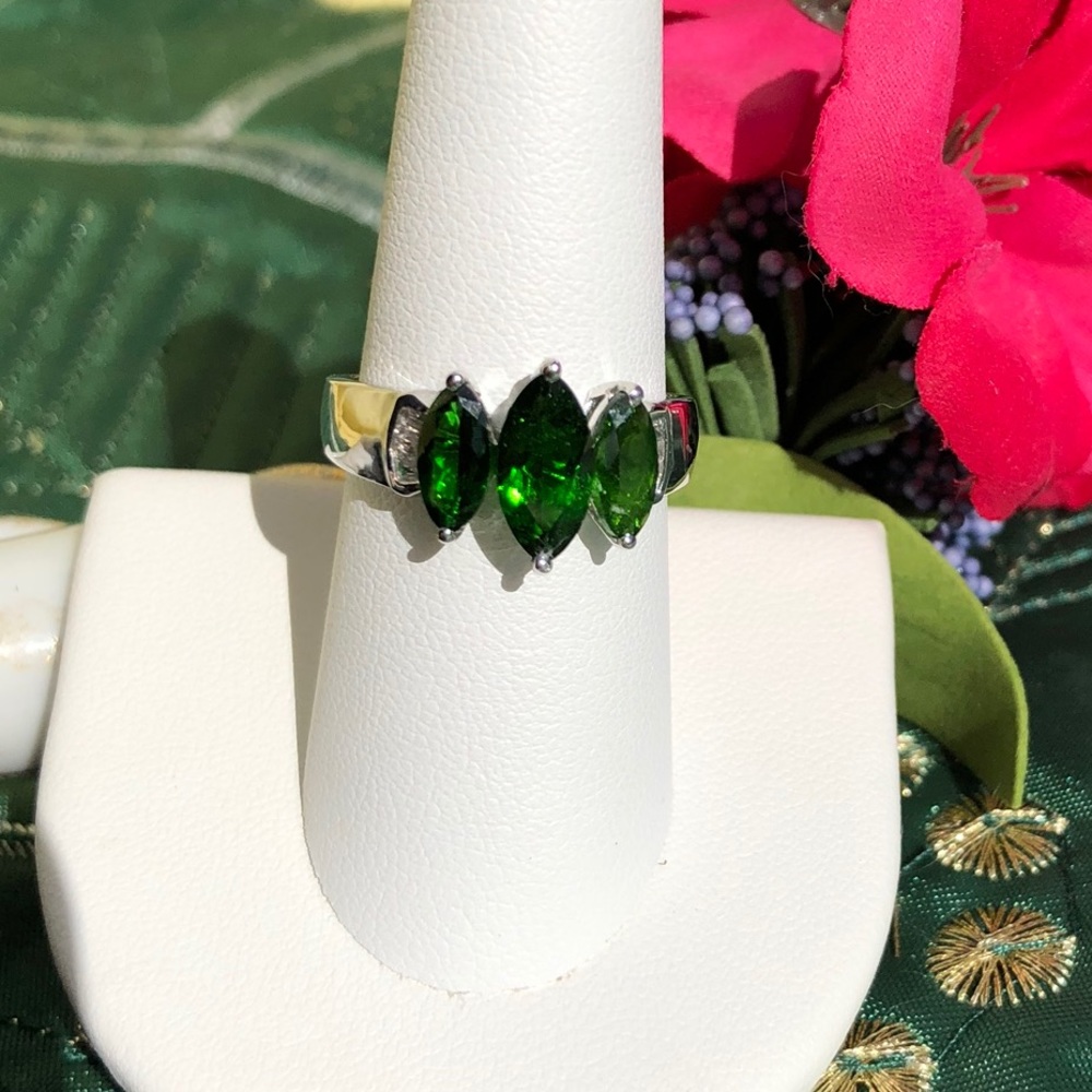 Genuine Diamond & Russian Diopside Ring - Picture 2 of 8
